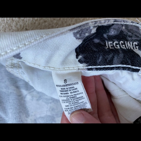 American eagle floral shorts - Picture 3 of 4